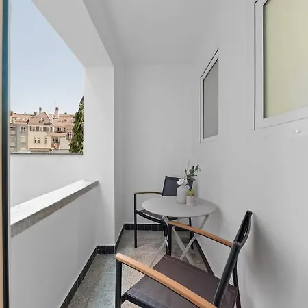 Apartment Bestlage Am Hoelderlinplatz Stuttgart